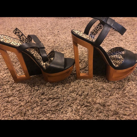 Shoes - Picture 8 of 8